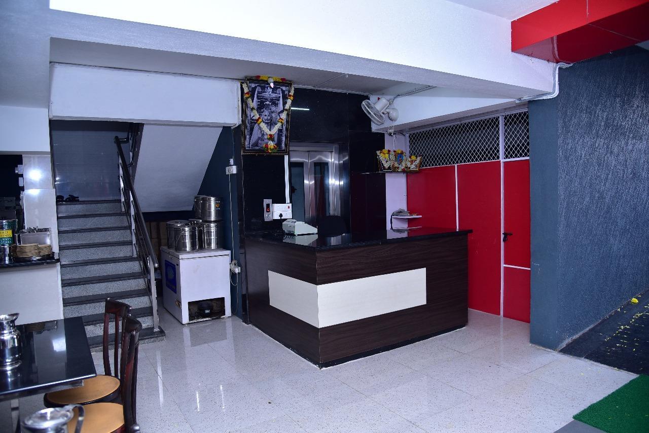 بيلاري Iroomz Dwaraka Residency المظهر الخارجي الصورة