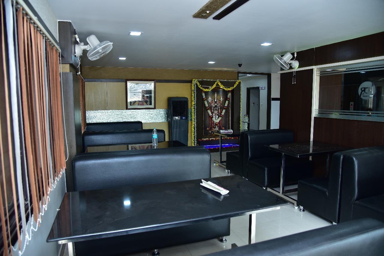 بيلاري Iroomz Dwaraka Residency المظهر الخارجي الصورة