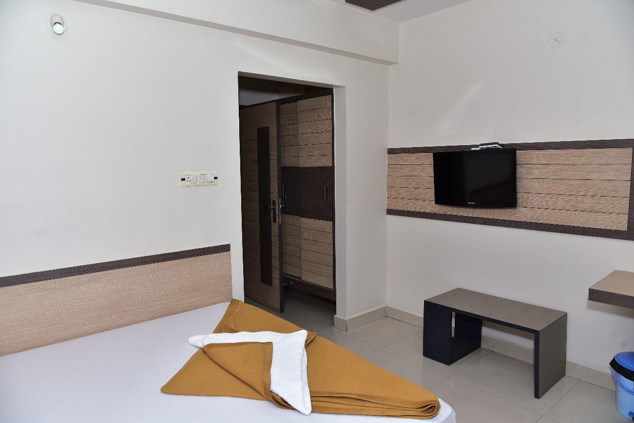 بيلاري Iroomz Dwaraka Residency المظهر الخارجي الصورة
