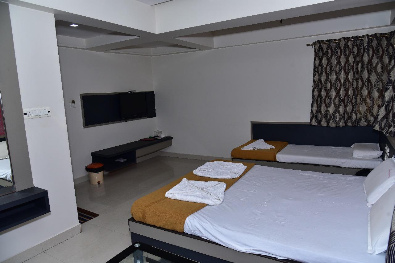 بيلاري Iroomz Dwaraka Residency المظهر الخارجي الصورة