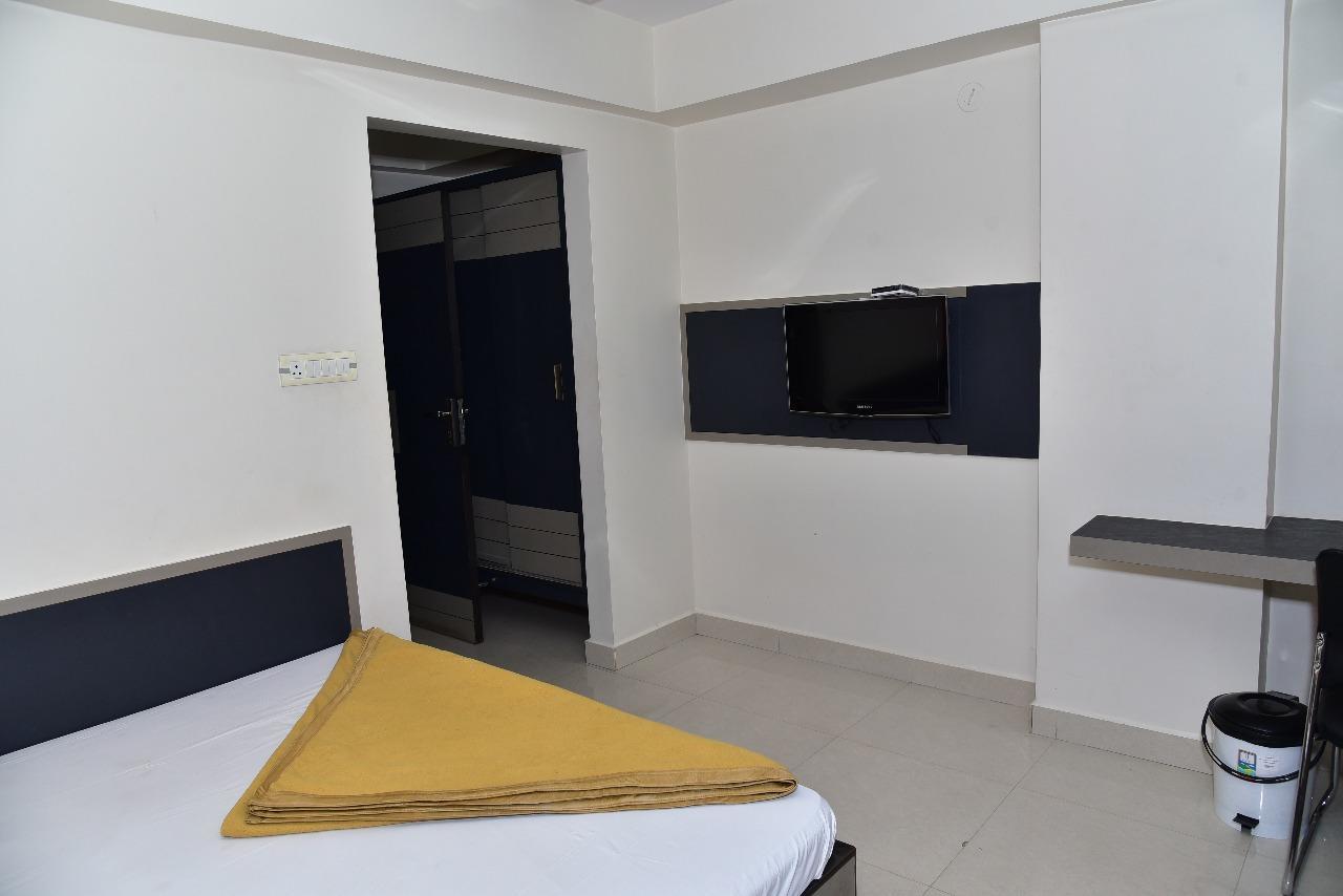 بيلاري Iroomz Dwaraka Residency المظهر الخارجي الصورة