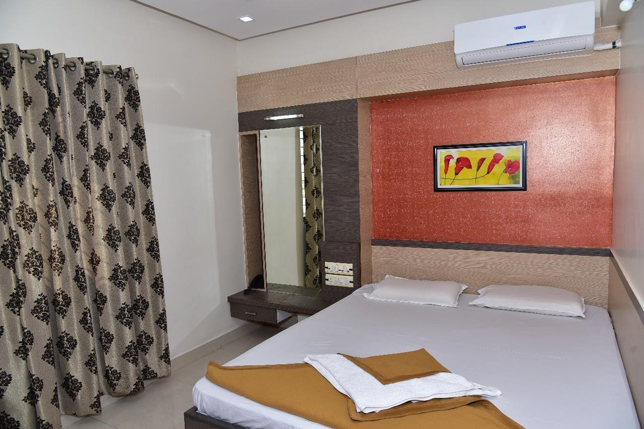 بيلاري Iroomz Dwaraka Residency المظهر الخارجي الصورة