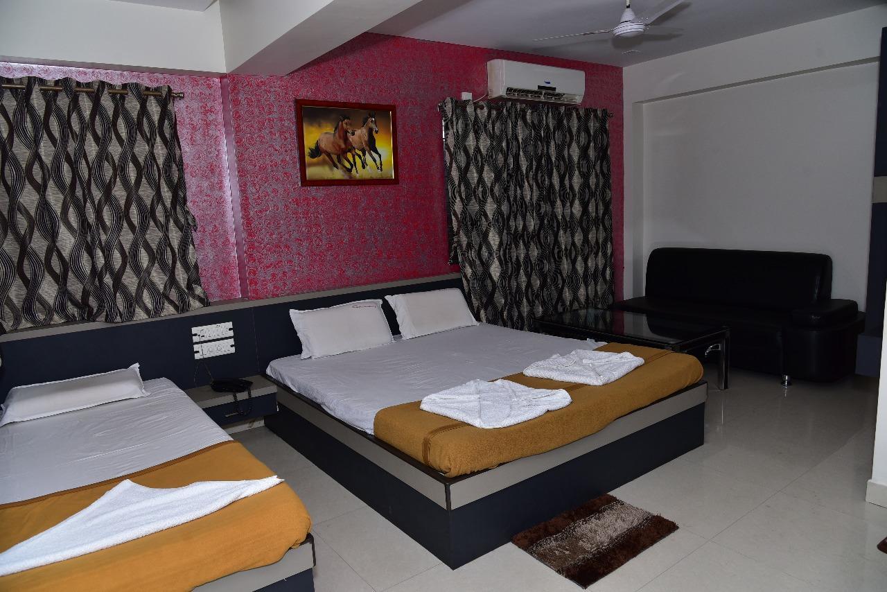 بيلاري Iroomz Dwaraka Residency المظهر الخارجي الصورة