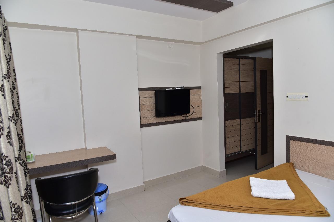 بيلاري Iroomz Dwaraka Residency المظهر الخارجي الصورة