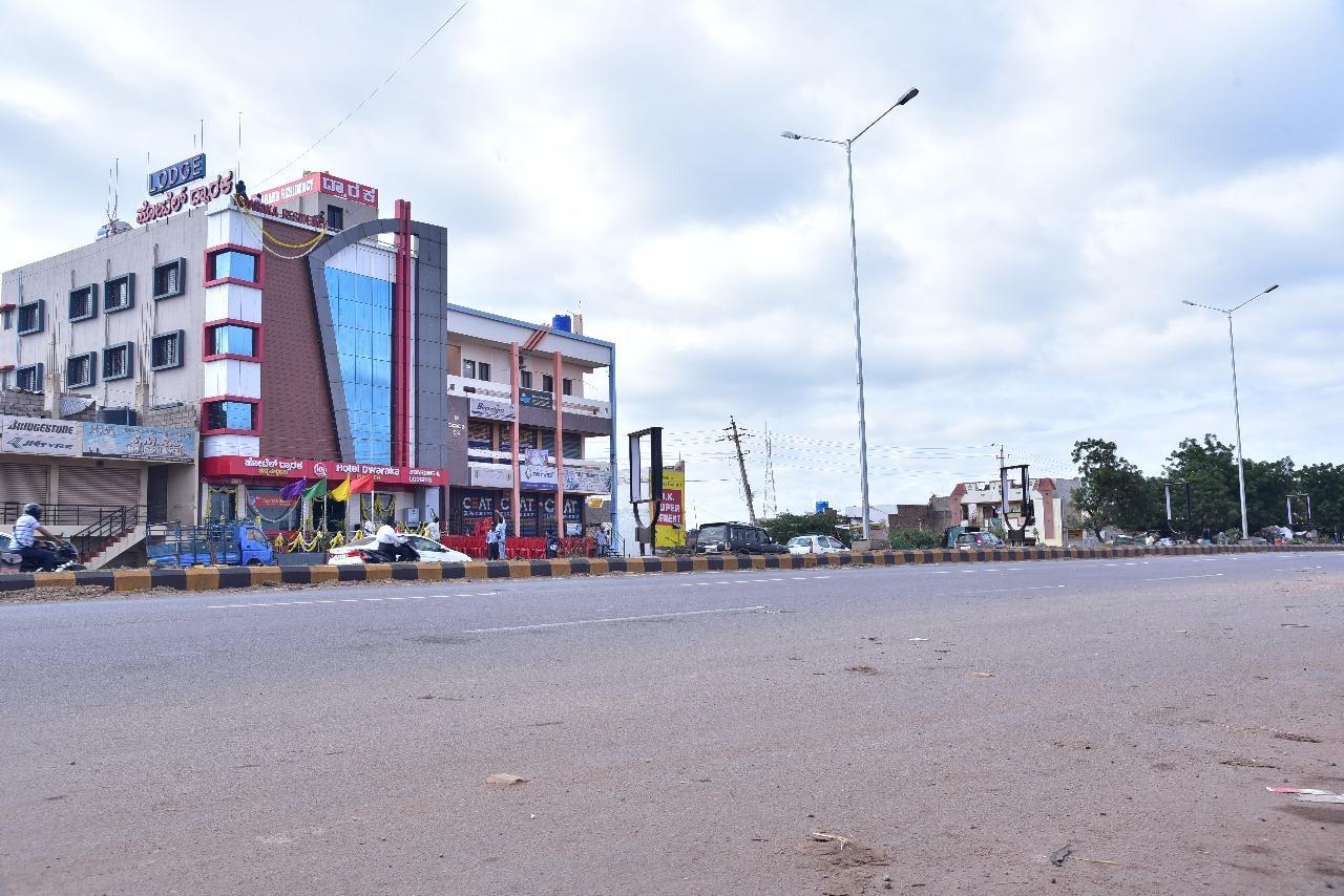 بيلاري Iroomz Dwaraka Residency المظهر الخارجي الصورة